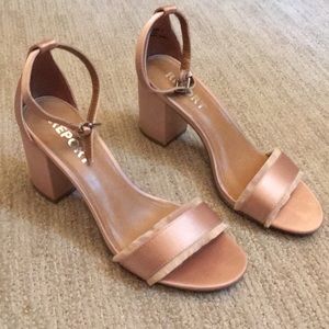 Pink fringe (low) heel